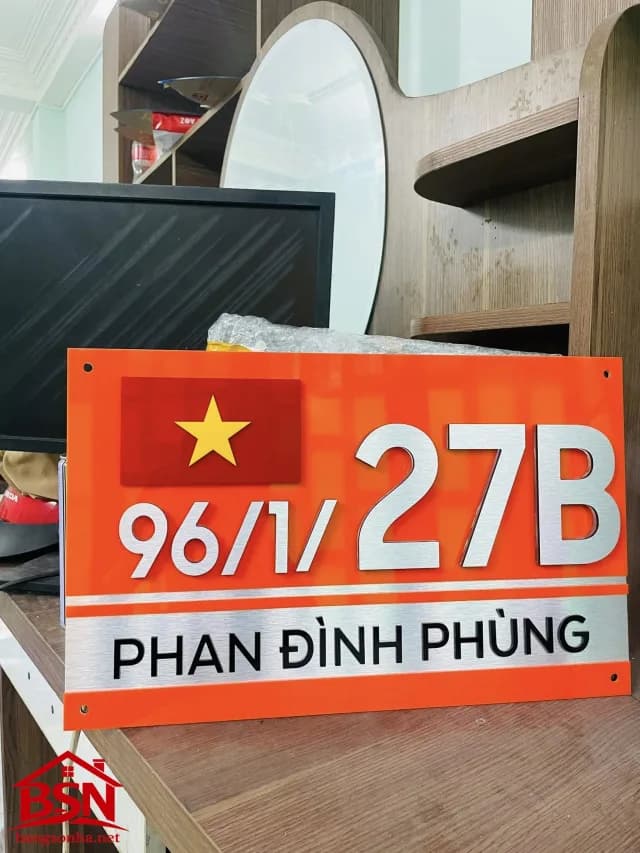Mẫu bảng hiệu quảng cáo được trưng bày tại Cửa Hàng Bảng Hiệu